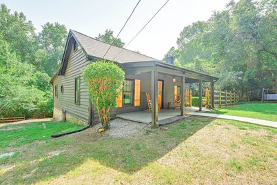 小屋附火坑 - 距離卡羅頓市中心 7 英里！