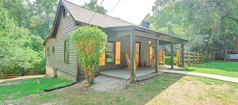 Cabin w/ Fire Pit - 7 Mi to Downtown Carrollton!