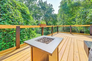 House (2 Bedrooms) | Interior - Cabin w/ Fire Pit - 7 Mi to Downtown Carrollton! (Carrollton)