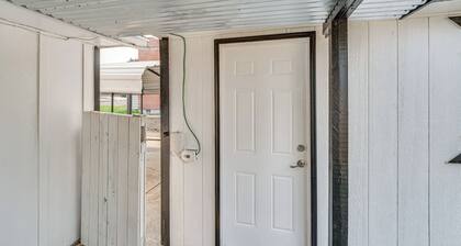 Pet-friendly Home < 1 Mi to Downtown Moses Lake!