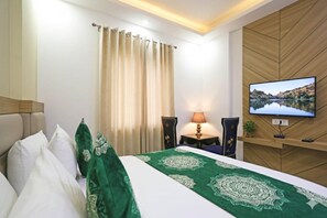 Deluxe Double Room | Hypo-allergenic bedding, soundproofing, free WiFi