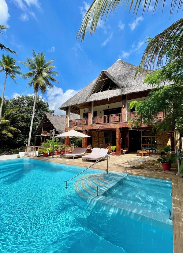 Pool - Villa Cast Away : 14 Pax (Unguja North Region)