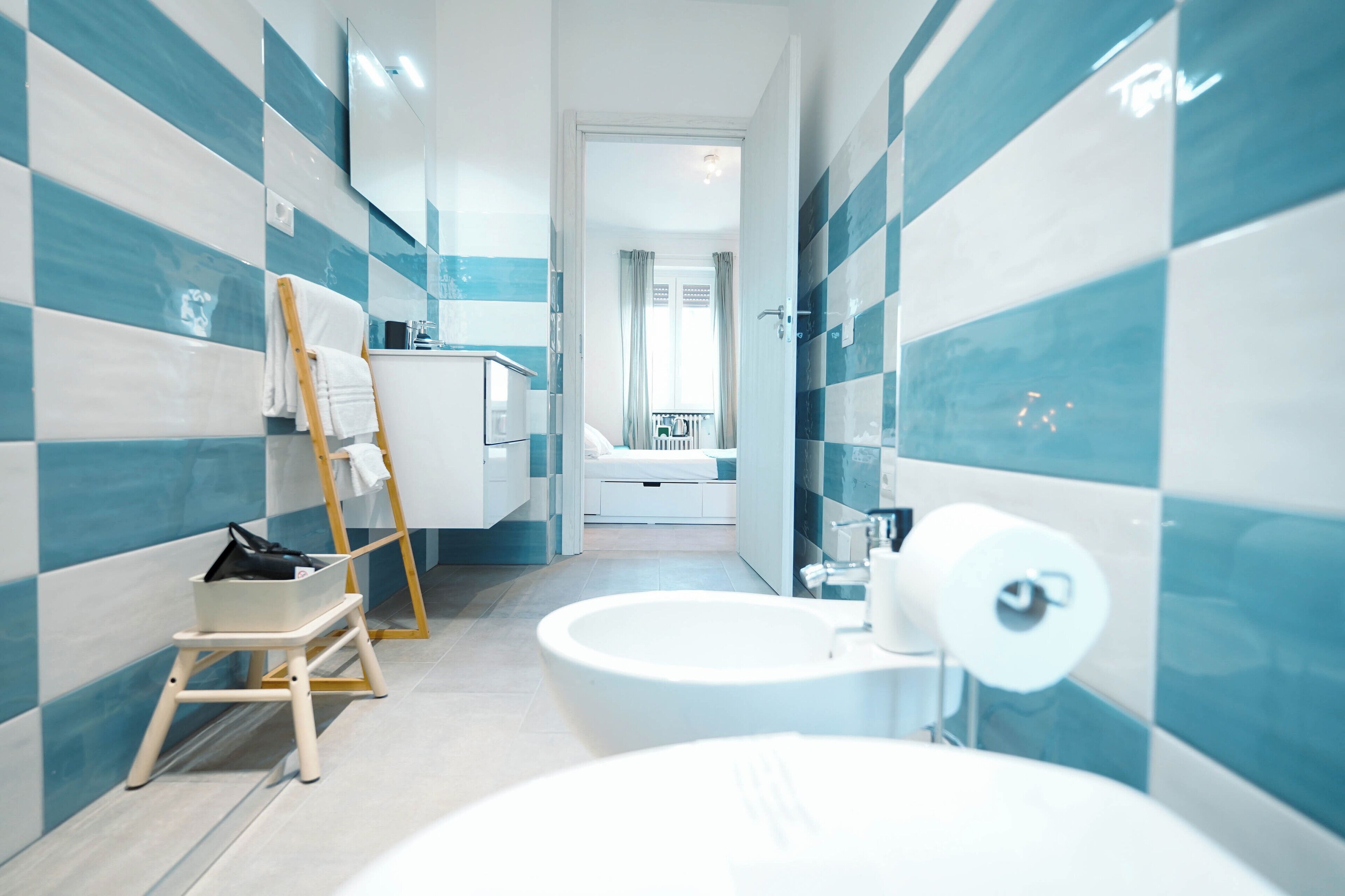 Triple room with bathroome ensuite | In-room safe, desk, laptop workspace, soundproofing