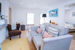 Smart TV 32-inch có truyền hình cáp 