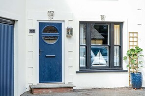 Exterior detail - The Cottage - 2 Bedroom Cottage - Tenby (Tenby)
