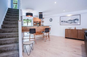 Interior - The Cottage - 2 Bedroom Cottage - Tenby (Tenby)