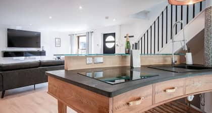 The Cottage - 2 Bedroom Cottage - Tenby