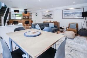 Dining - The Cottage - 2 Bedroom Cottage - Tenby (Tenby)