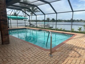 Pool - Charming room with shared bathroom in charming Miami with WiFi, air conditioning (Miami)