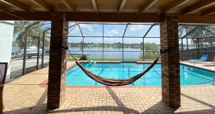 Charming room with shared bathroom in charming Miami with WiFi, air conditioning