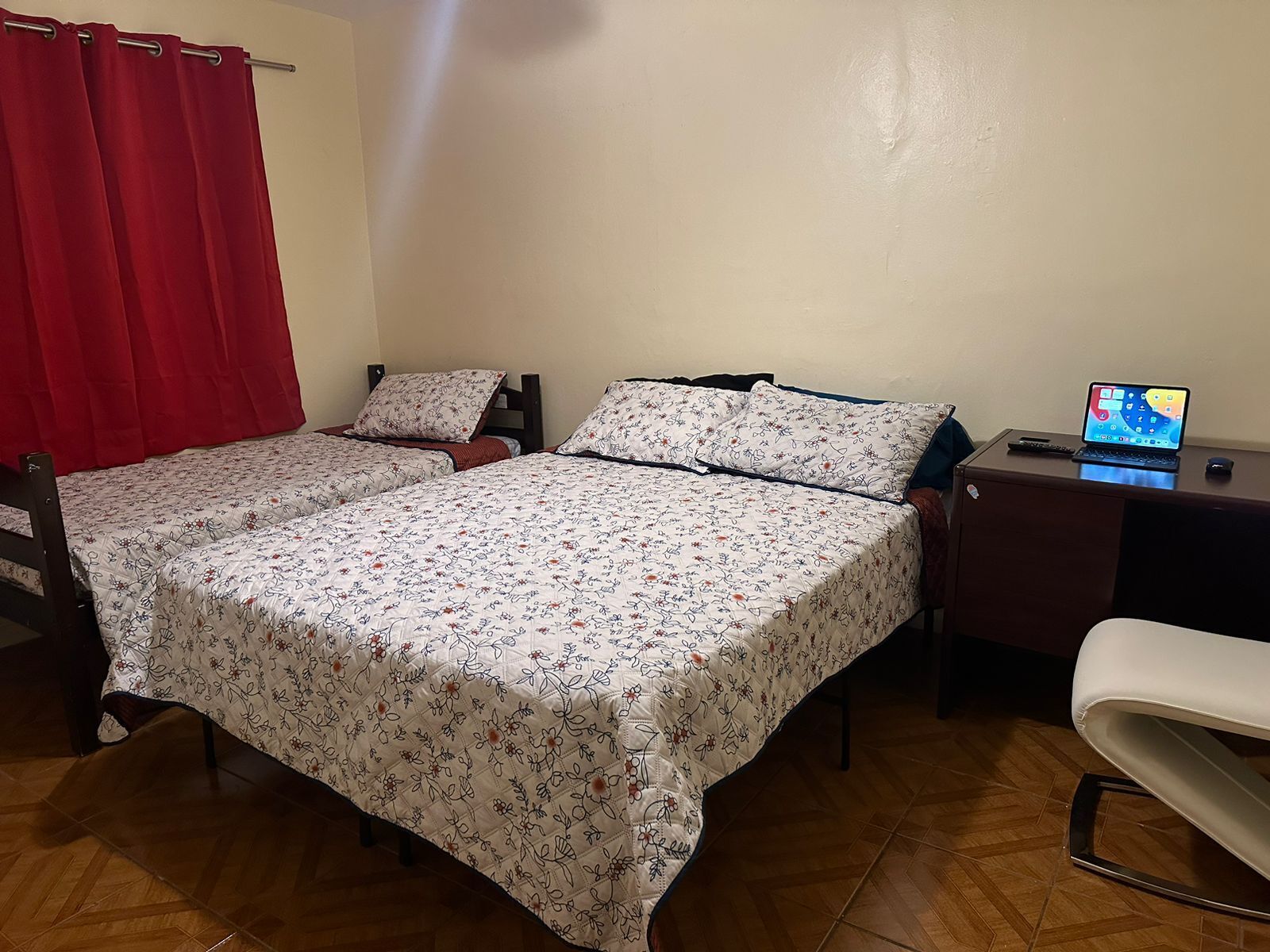 1 camera, Wi-Fi, lenzuola