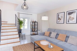 Smart TV, ping pong - Only 20 minutes from Disneyland, great house and large garden, well suited for families (La Celle-sur-Morin)