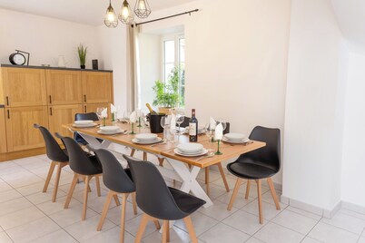 Only 20 minutes from Disneyland, great house and large garden, well suited for families