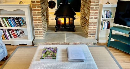 Givendale Cottages - Luxury Yorkshire Country Cottages, Group Retreat near Yorkshire Dales, Sleeps 9+, Dog Friendly