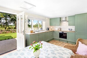 Fridge, microwave, oven, stovetop - Givendale Cottages - Luxury Yorkshire Country Cottages, Group Retreat near Yorkshire Dales, Sleeps 9+, Dog Friendly (Ripon)