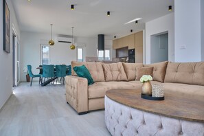 Flat-screen TV - Villa Adria Dream by Litto (Kastela)