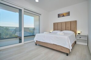 5 bedrooms, blackout drapes, soundproofing, iron/ironing board - Villa Adria Dream by Litto (Kastela)