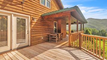 House, 3 Bedrooms | Property grounds