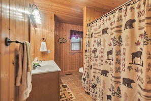 House, 3 Bedrooms | Bathroom | Towels