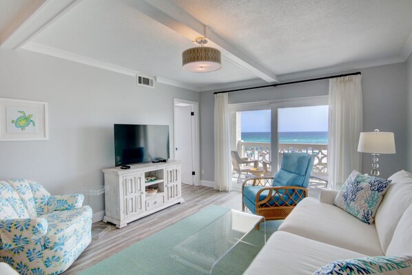 Living area - 331 El Matador 2 Bedroom Home by RedAwning (Fort Walton Beach)