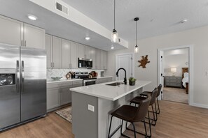 Lägenhet - 2 sovrum | Eget kök | Kylskåp, ugn, kaffe- och tebryggare och brödrost