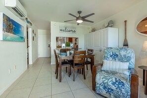 Condo, 2 Bedrooms | Dining