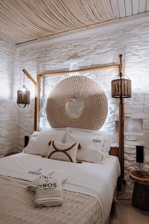 4 chambres, coffres-forts dans les chambres, bureau
