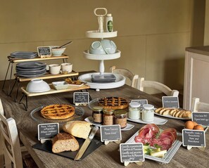 Free daily buffet breakfast