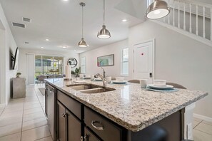 Interior - Private Pool* Spa! Arcade Games! Close to Disney World! (Davenport)