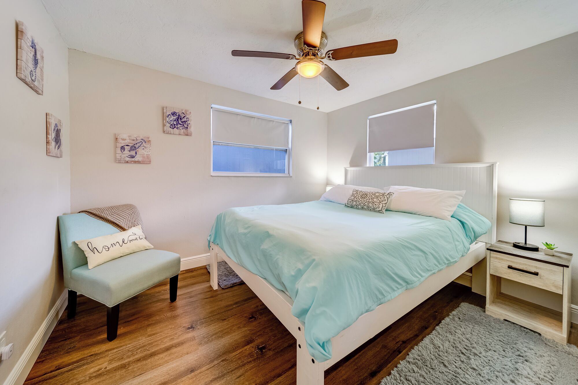 Fully remodeled, 3-bedroom house in charming Largo with Lanai,  WiFi and AC