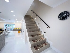 Interior - New Listing Waterfront Townhome in Exclusive Eastern Shores – Relax & Unwind (North Miami Beach)