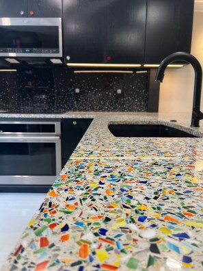 Fridge, microwave, oven, stovetop - New Listing Waterfront Townhome in Exclusive Eastern Shores – Relax & Unwind (North Miami Beach)