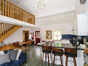 Interior - CANAL COTTAGE, pet friendly in Drumshanbo, County Leitrim (Drumshanbo)