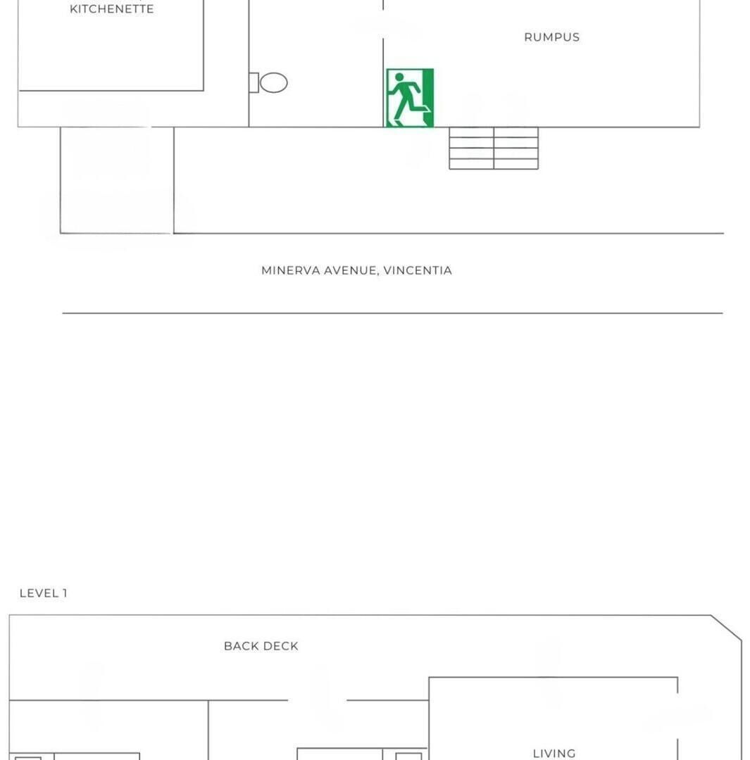 Plano de planta de un hotel con áreas señaladas, incluyendo una kitchenette, sala de juegos y terraza trasera.