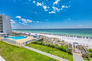A heated pool - C301 | Beachfront with Beach Service, Pool, & WiFi (Miramar Beach)