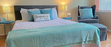 1 bedroom, desk, iron/ironing board, WiFi