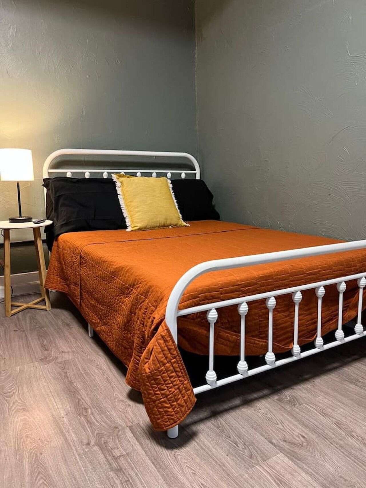 Sleeps up to 10! Large Condo w/ 6 Beds + WIFI!