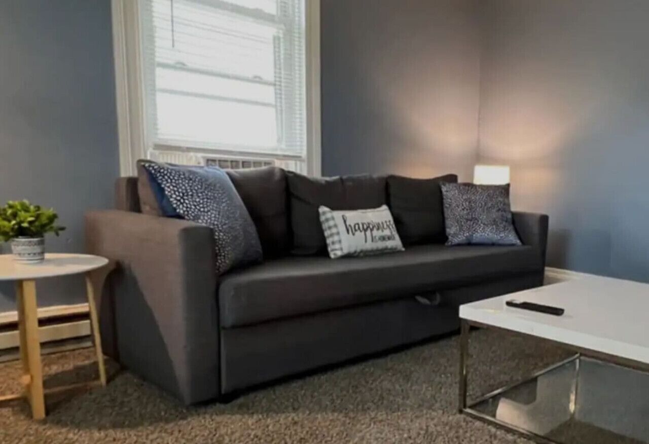 Sleeps 20! 6 Bedrooms w/ 13 Beds + Parking & WIFI
