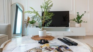 Room amenity - Dream Inn - Canal & Partial Burj Khalifa (Madinat Zayed)