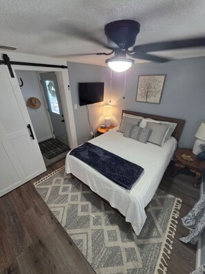 3 bedrooms, iron/ironing board, travel cot, WiFi - Charming 3-bedroom house in beautiful Bainbridge with AC, Wi-Fi (Bainbridge)