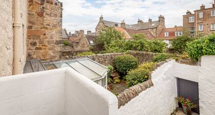 Market Street Apartment (No 12B)