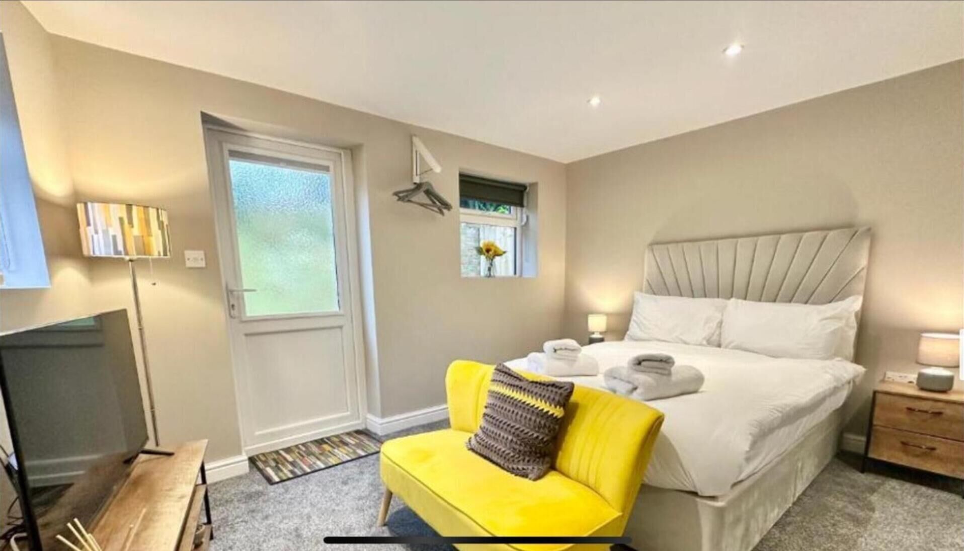 Studio | Free WiFi, bed sheets