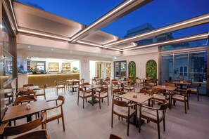 Bar (in der Unterkunft)