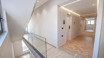 Handrails in stairways