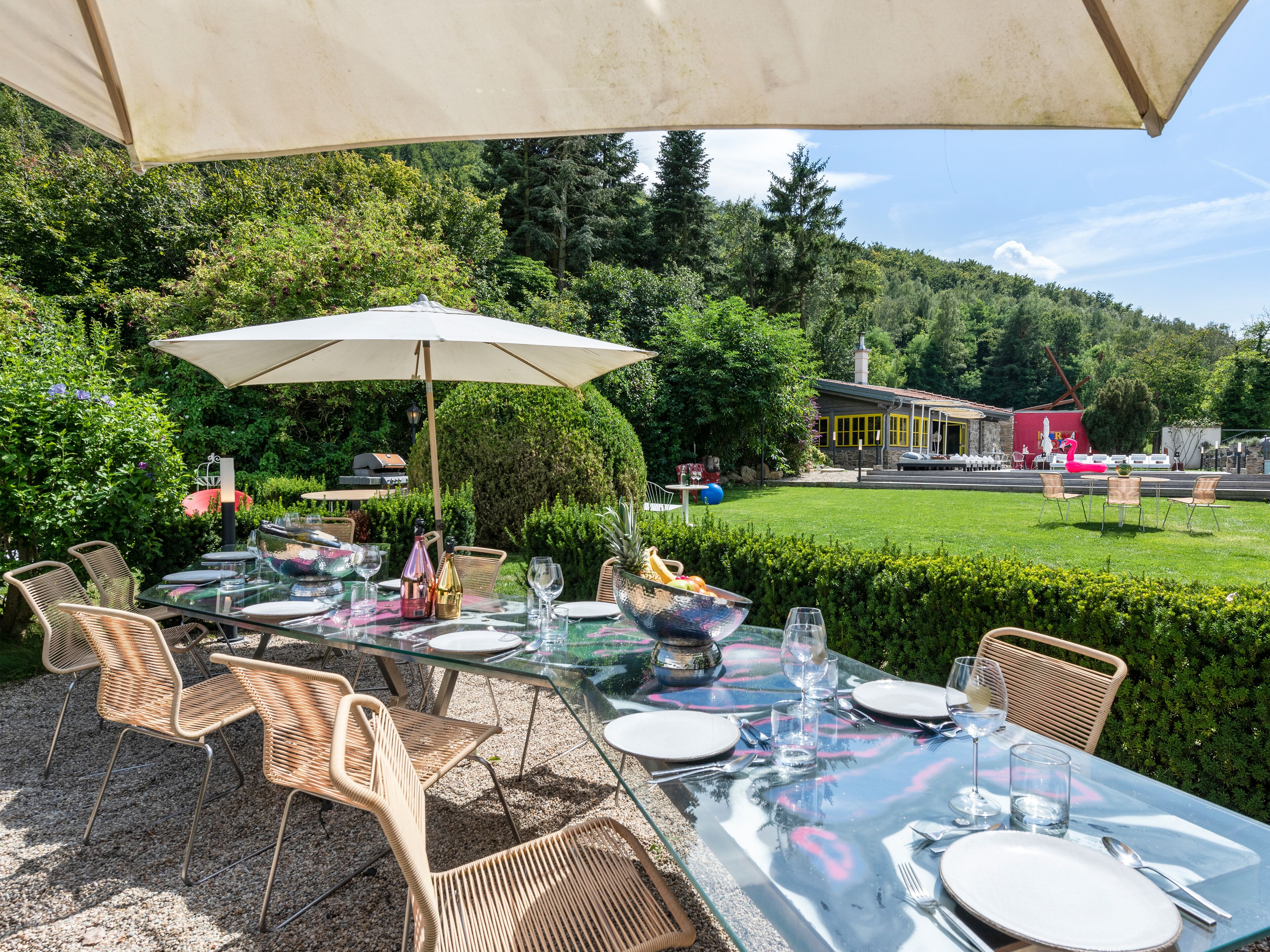 Daily full breakfast for a fee