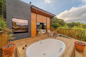 Chalet, Mountain View
