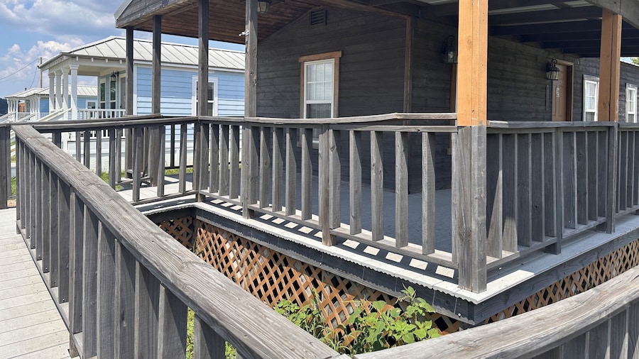 Red Leaf Cottages