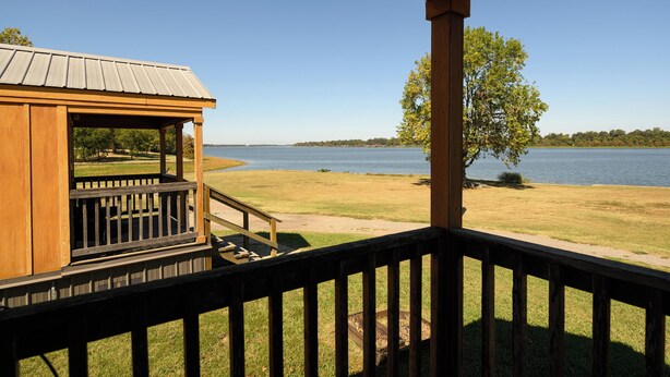 View from room - Red Leaf Cottages (Lake Village)