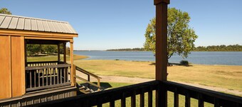 レッド リーフ コテージズ