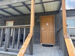 Individually decorated, individually furnished, iron/ironing board - Red Leaf Cottages (Lake Village)